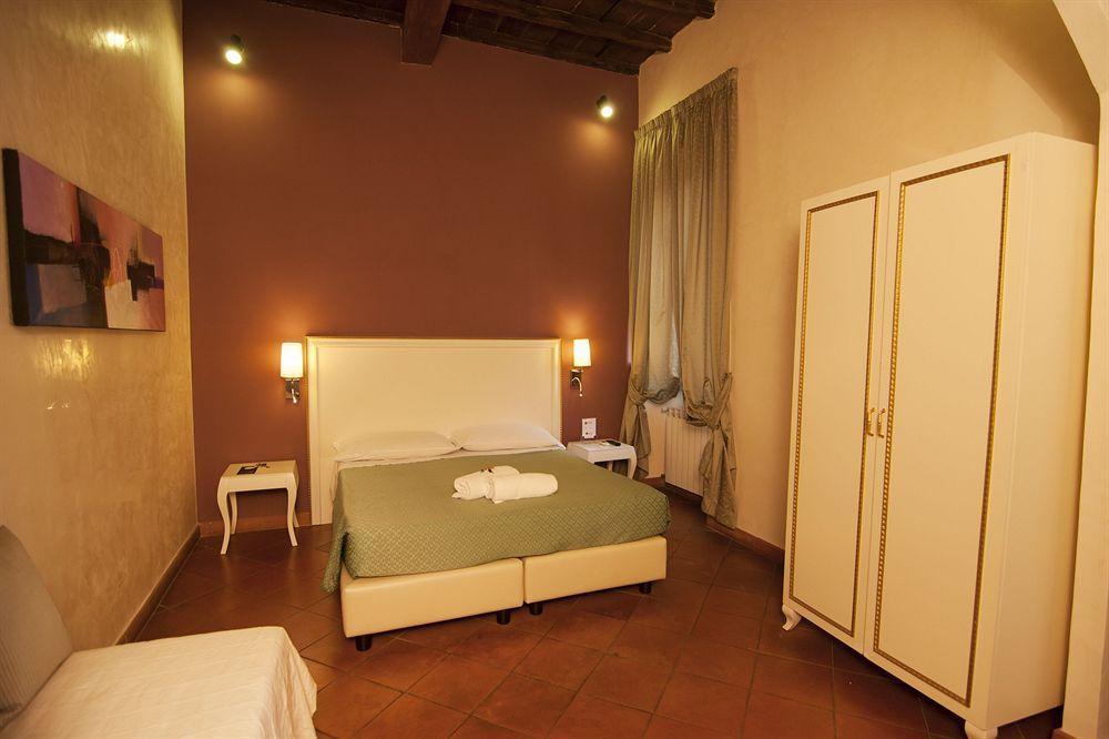 Hotel In And Out Piazza Navona 2*